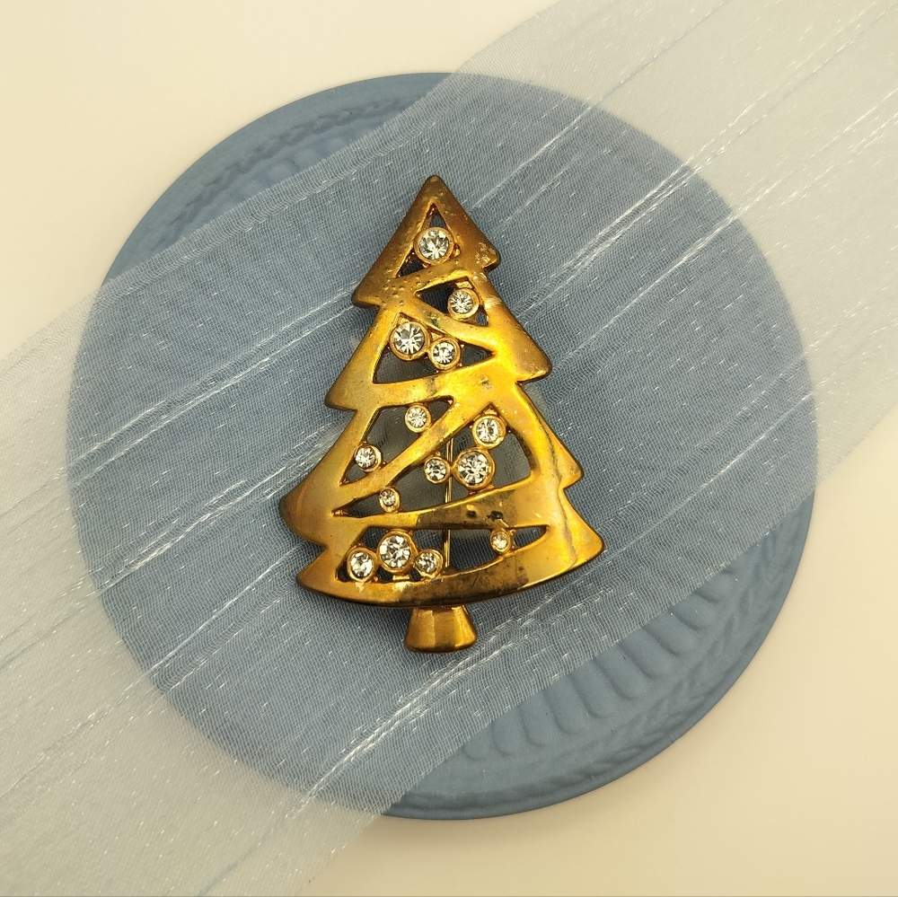 Vintage Gold Tone Christmas Tree Brooch with Rhinestones